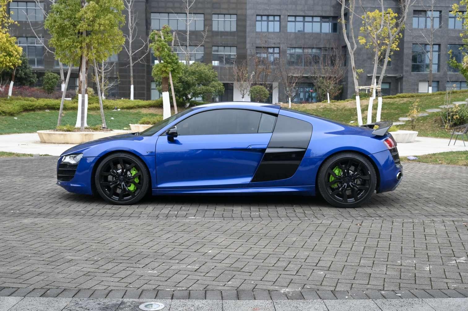 Audi R8 2013 thumb 10