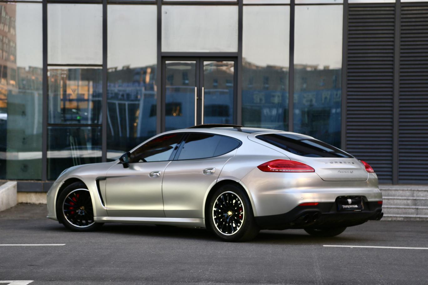 Porsche Panamera 2015 thumb 2