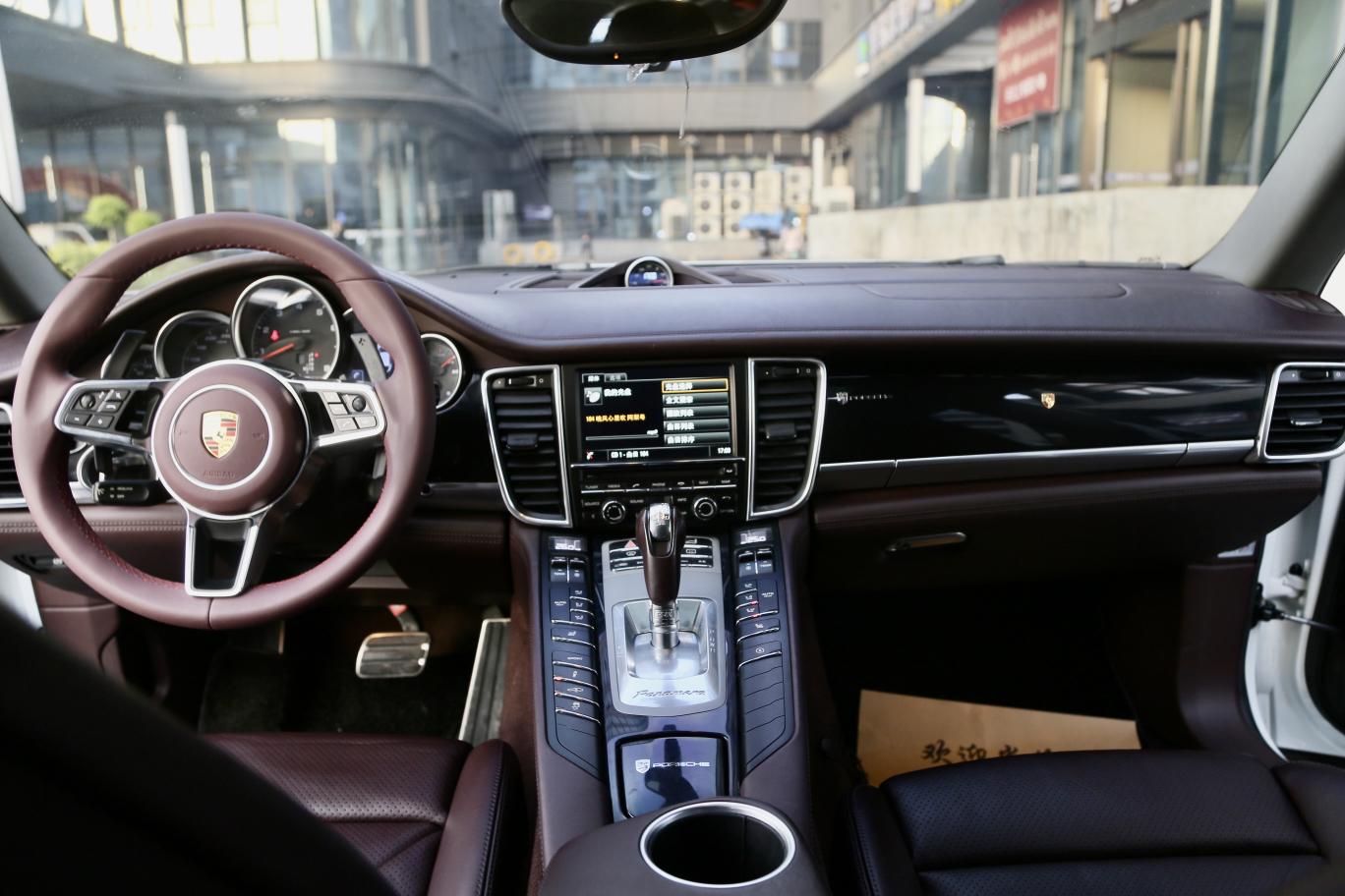 Porsche Panamera 2015 thumb 11