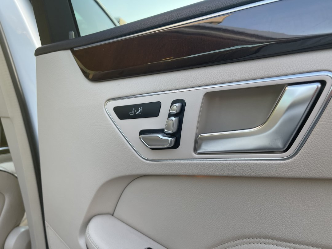 Mercedes-Benz E-Class 2016 thumb 8