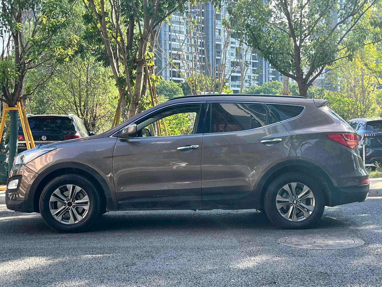 Hyundai Santa Fe 2015 thumb 2