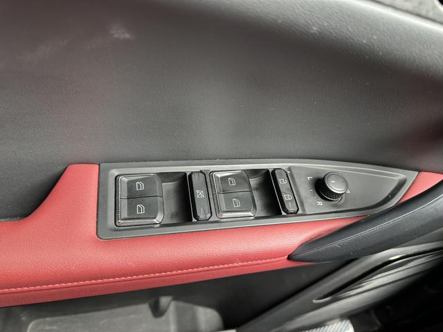 Lynk & Co 06 2020 thumb 11