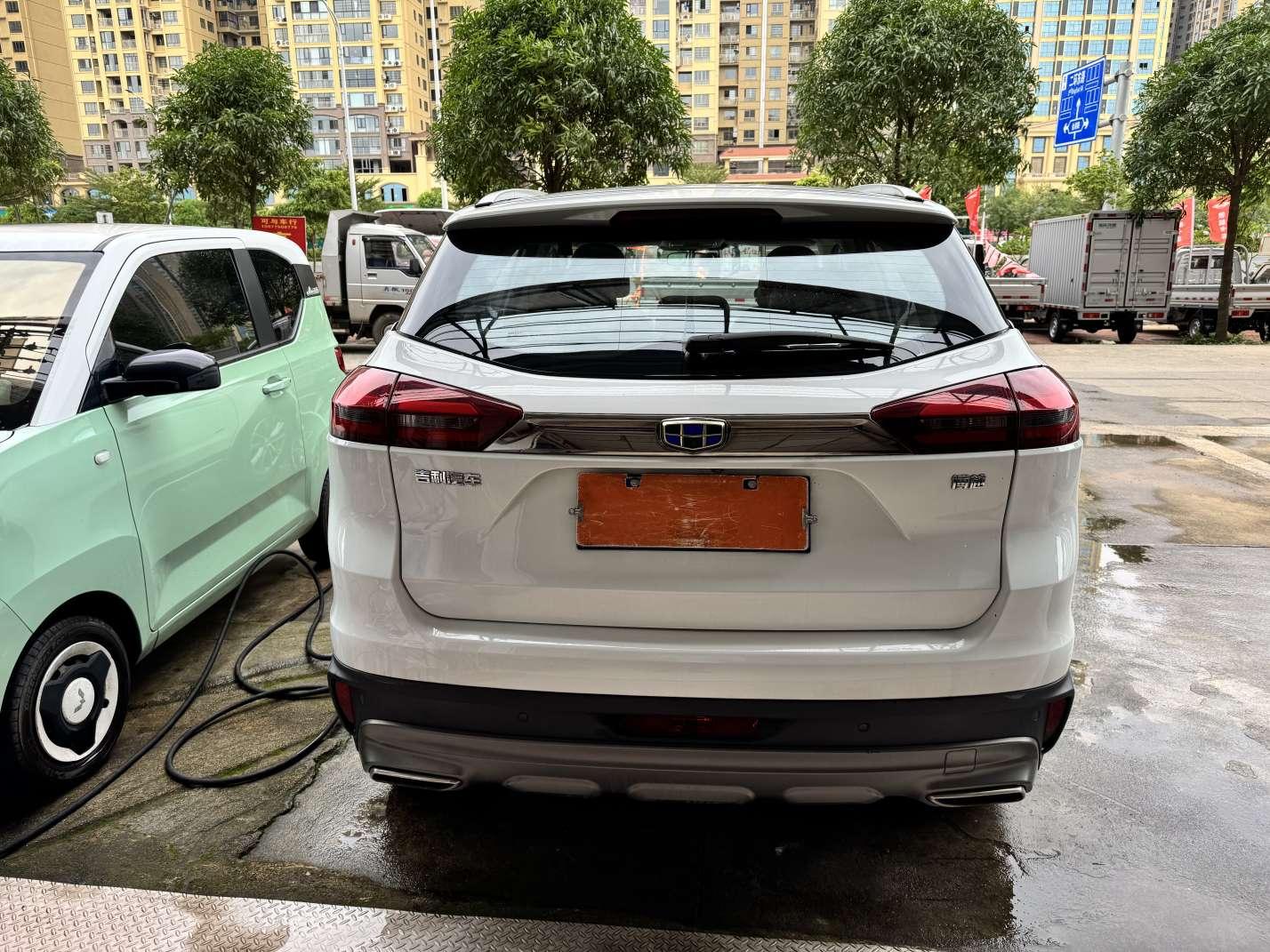 Geely Boyue 2018 thumb 12