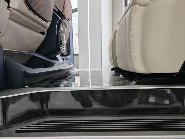 Mercedes-Benz V-Класс 2022 thumb 3