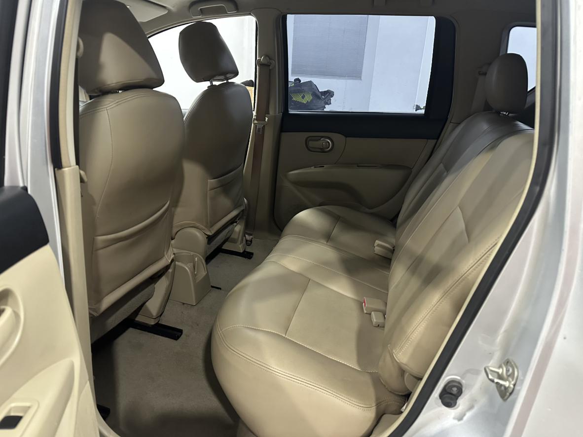 Nissan Livina 2016 thumb 8