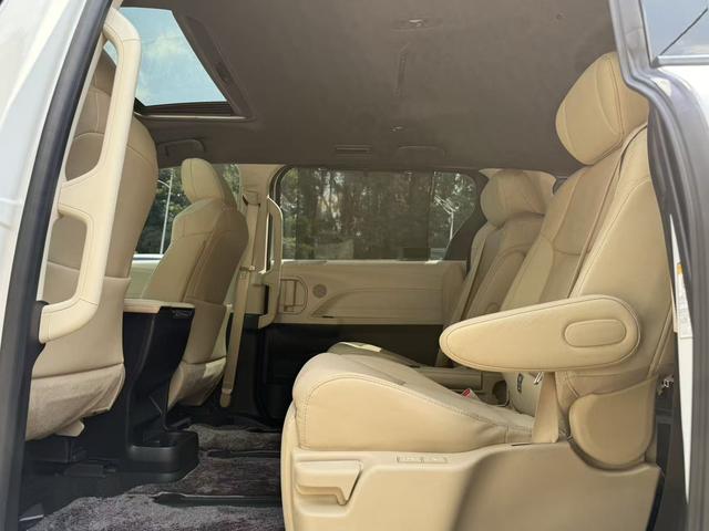 Toyota Sienna 2021 thumb 5