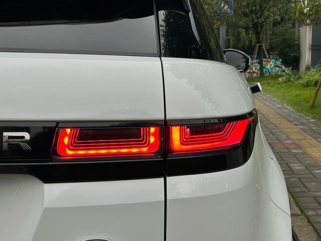 Land Rover Range Rover Velar 2022 thumb 2