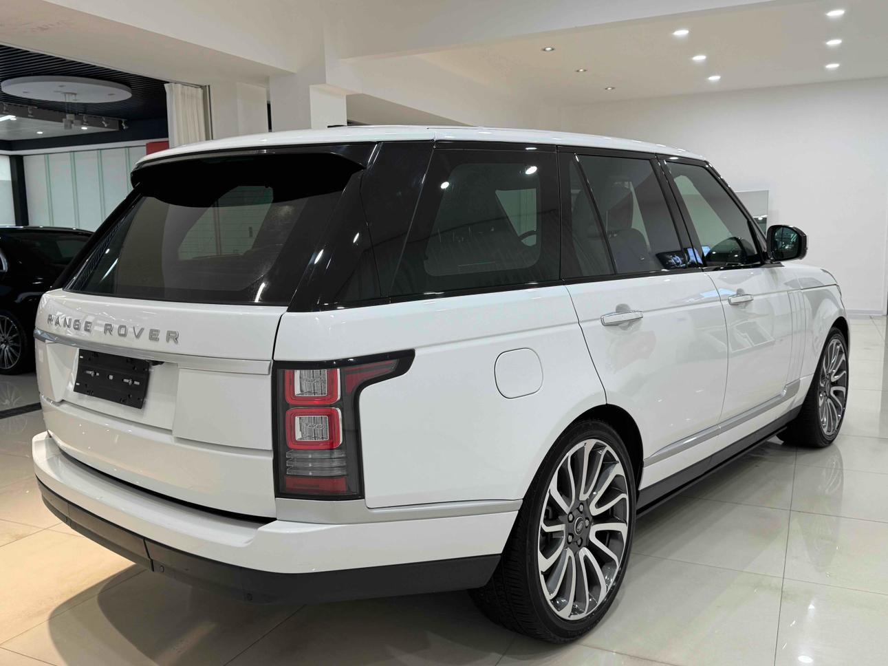 Land Rover Range Rover 2017 thumb 3