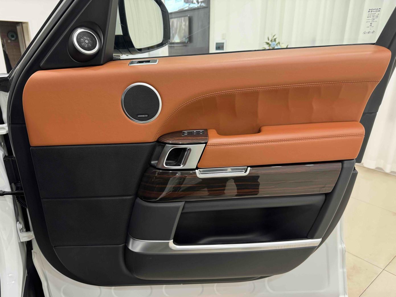 Land Rover Range Rover 2017 thumb 8