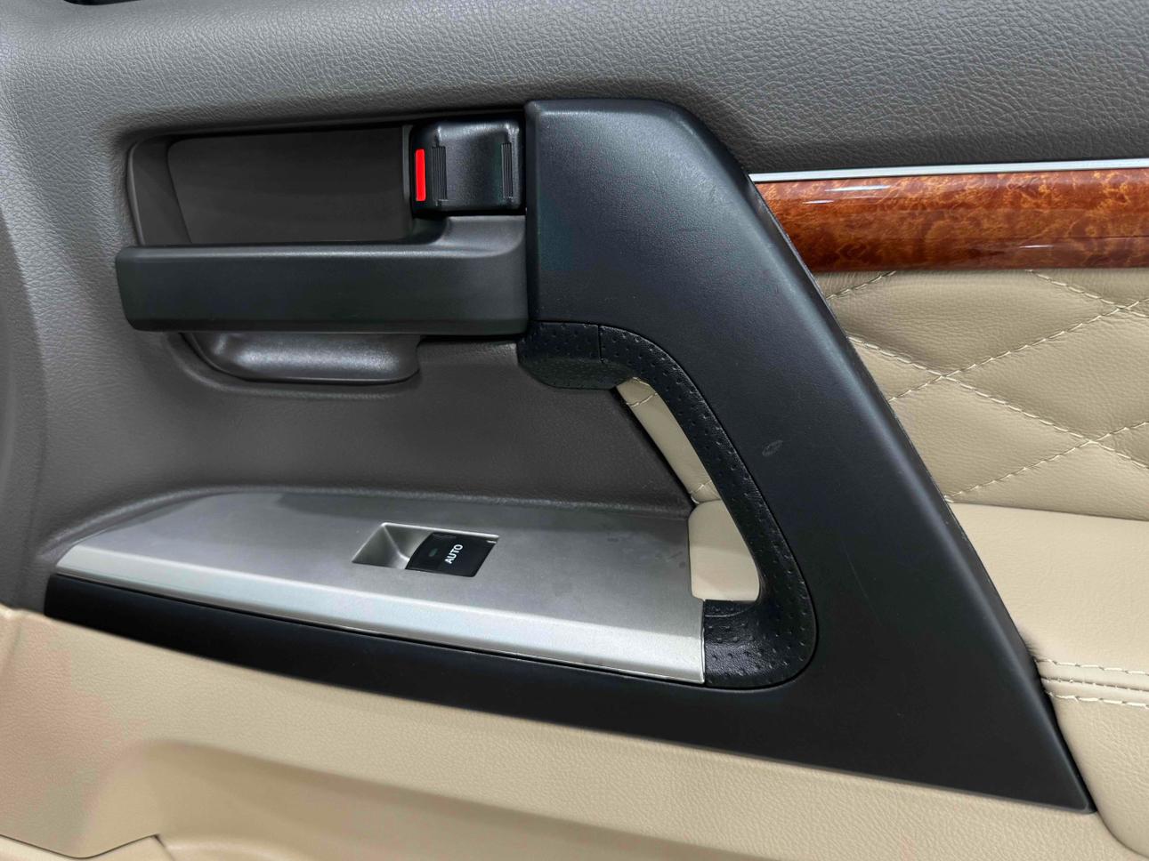 Toyota Land Cruiser 2017 thumb 7