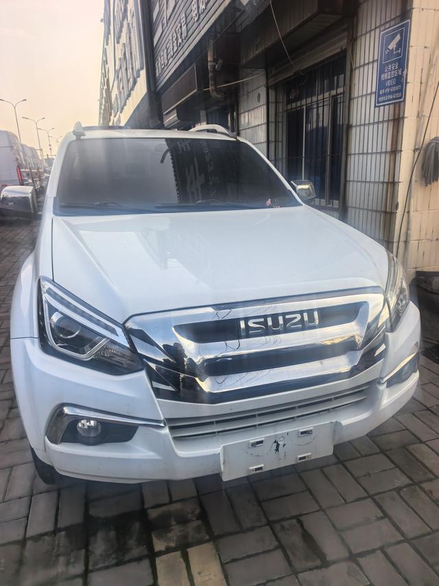 Isuzu D-Max 2019 thumb 2