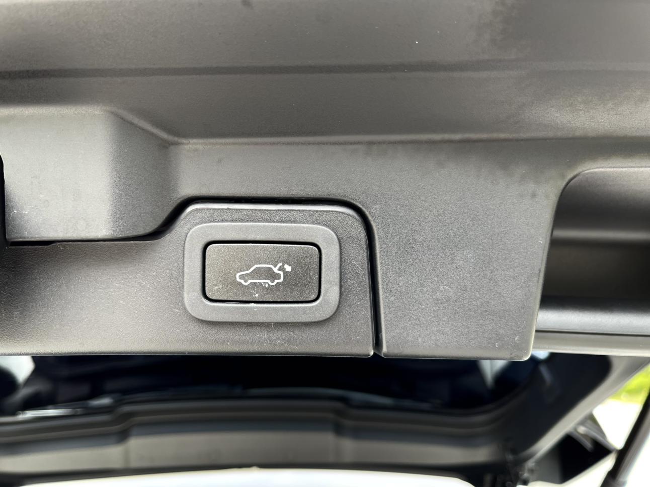 Land Rover Range Rover Velar 2018 thumb 6