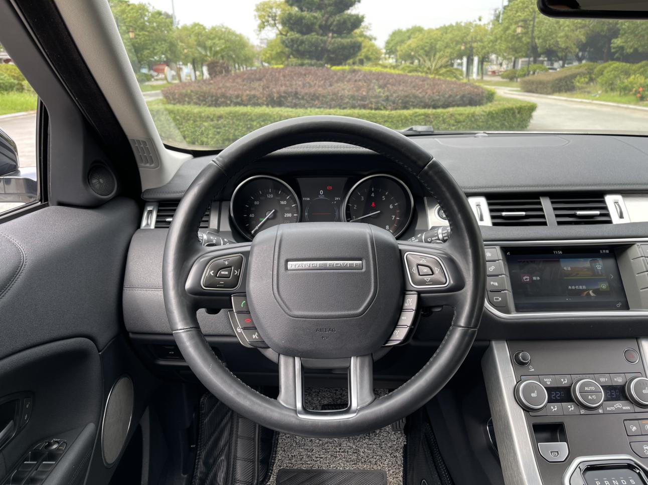 Land Rover Range Rover Velar 2018 thumb 10