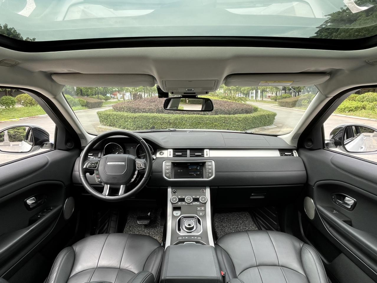 Land Rover Range Rover Velar 2018 thumb 12