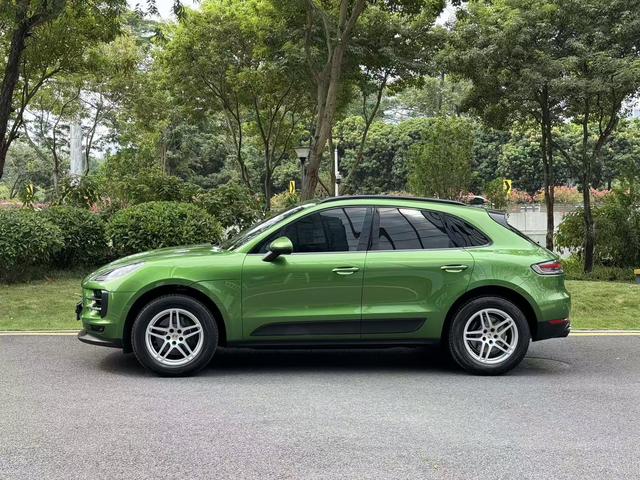 Porsche Macan 2022 thumb 5