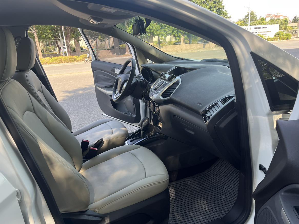 Ford EcoSport 2016 thumb 10