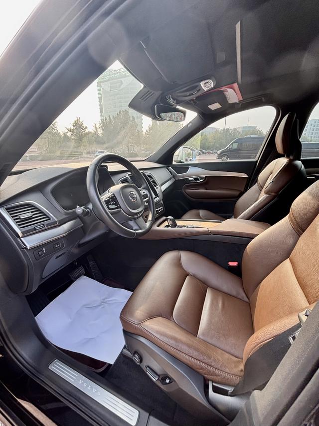 Volvo XC90 2021 thumb 4