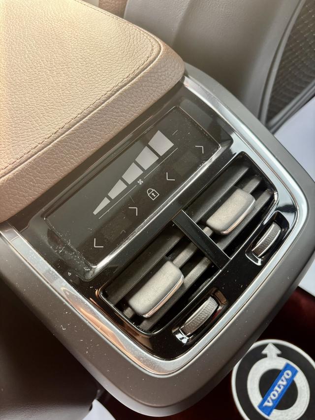 Volvo XC90 2021 thumb 9