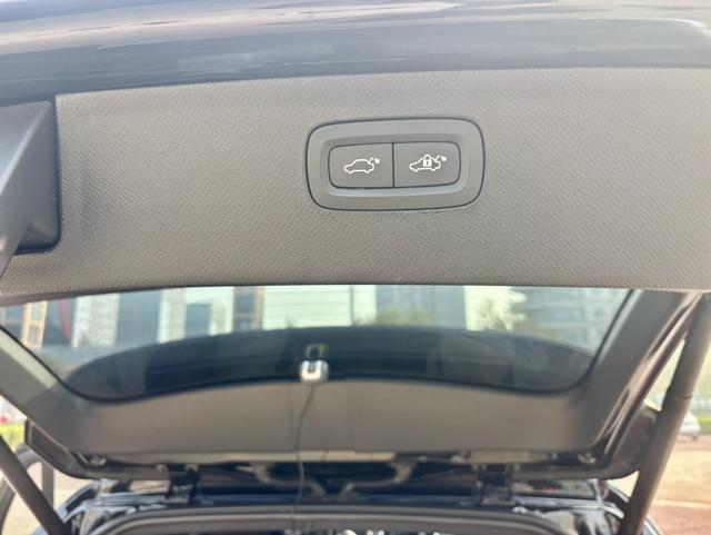 Volvo XC90 2021 thumb 10