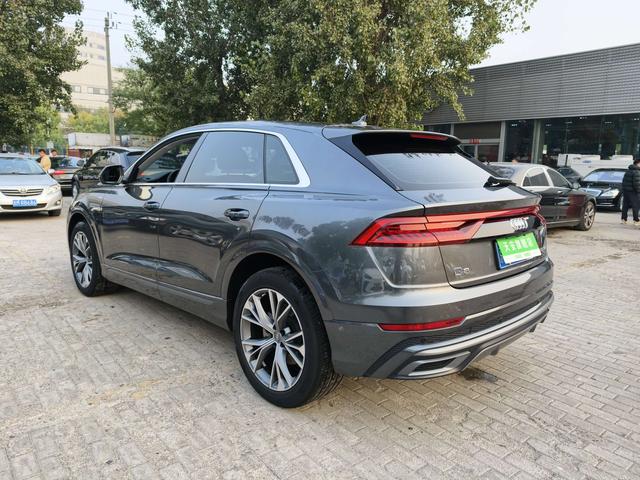 Audi Q8 2019 thumb 3