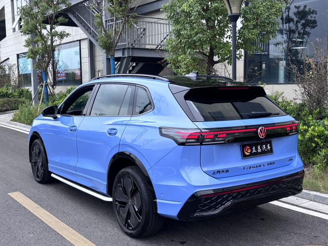 Volkswagen Tiguan 2024 thumb 2