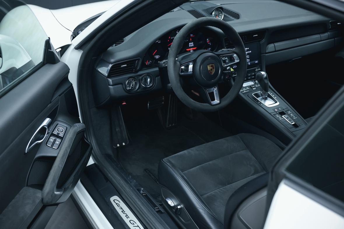 Porsche 911 2019 thumb 10