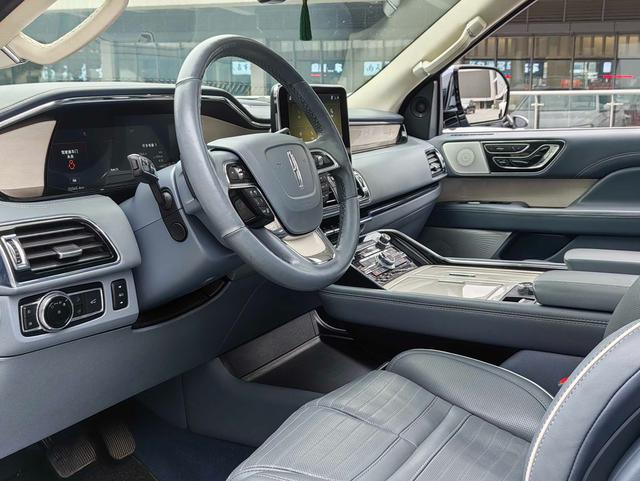 Lincoln Nautilus 2020 thumb 5