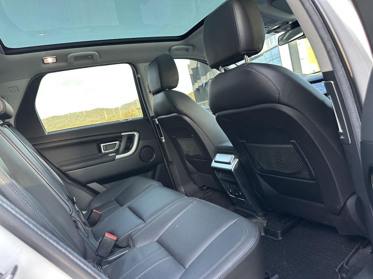 Land Rover Discovery Sport 2017 thumb 5