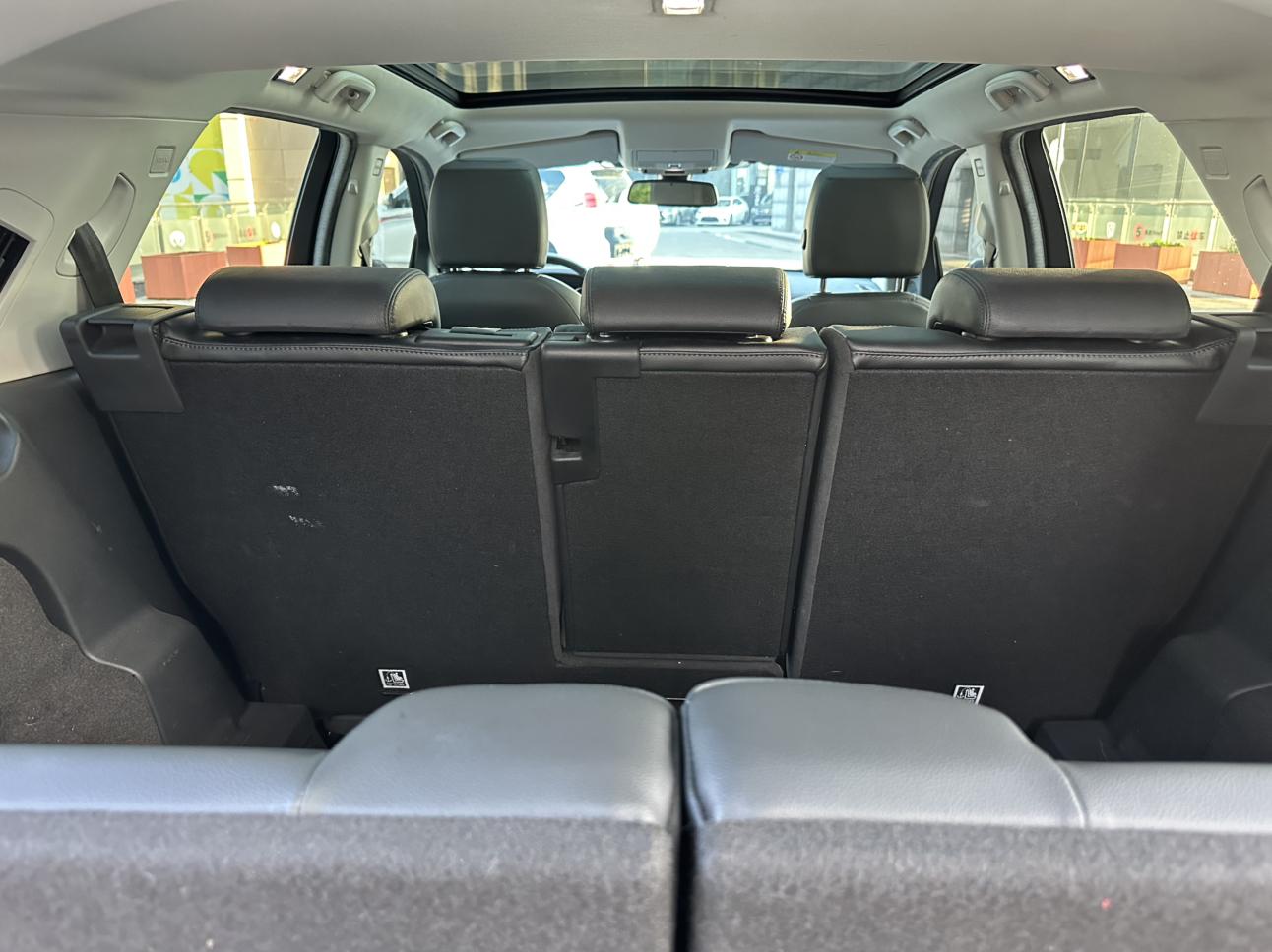 Land Rover Discovery Sport 2017 thumb 6