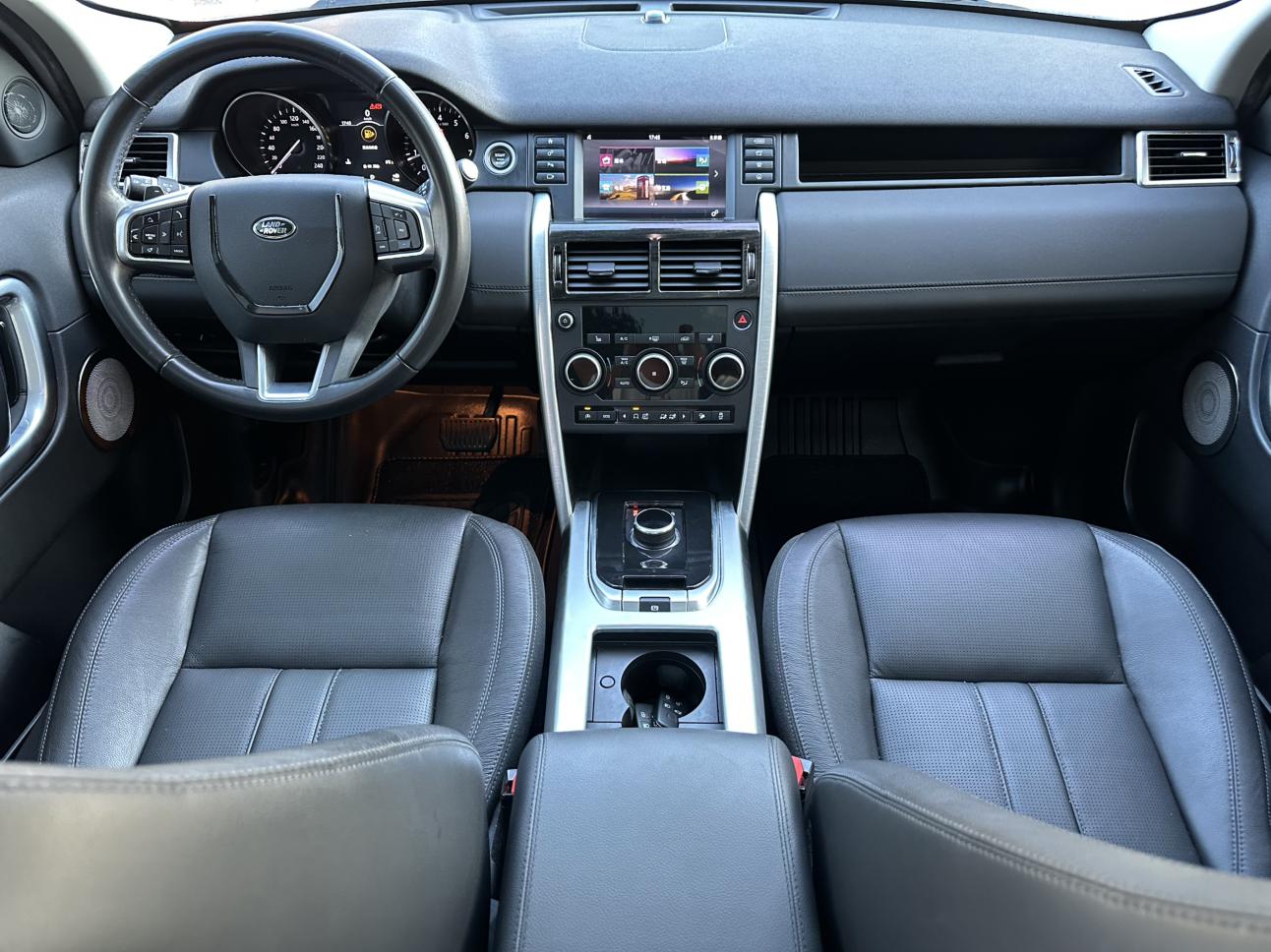 Land Rover Discovery Sport 2017 thumb 7