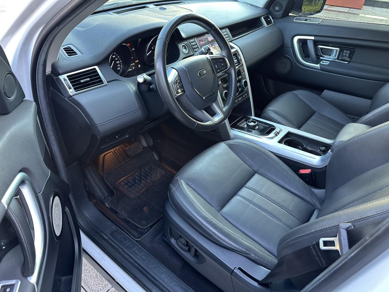Land Rover Discovery Sport 2017 thumb 10