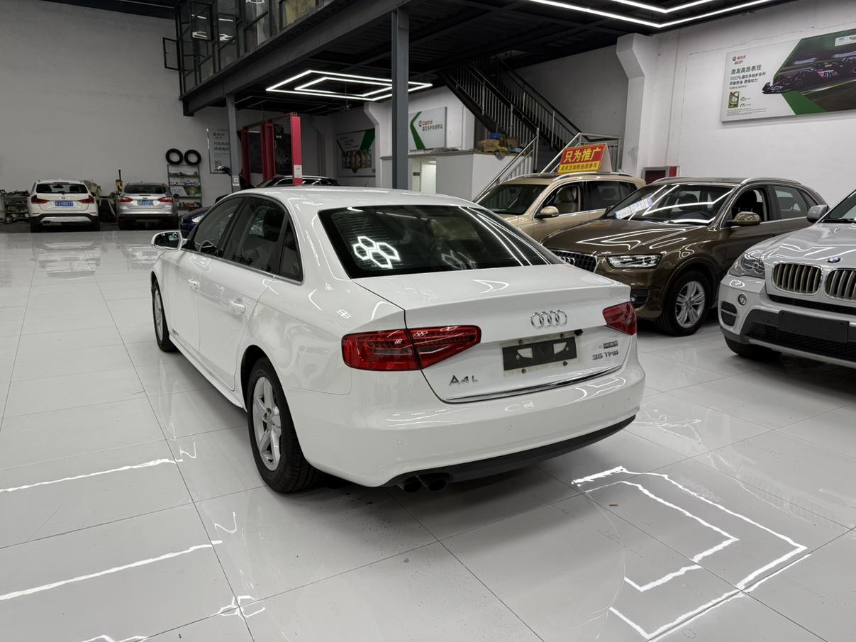 Audi A4 2013 thumb 2