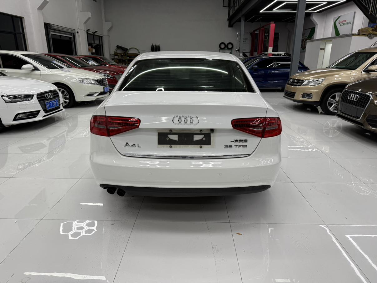 Audi A4 2013 thumb 3