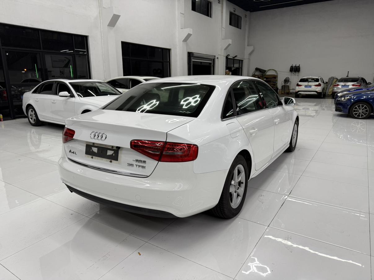 Audi A4 2013 thumb 4