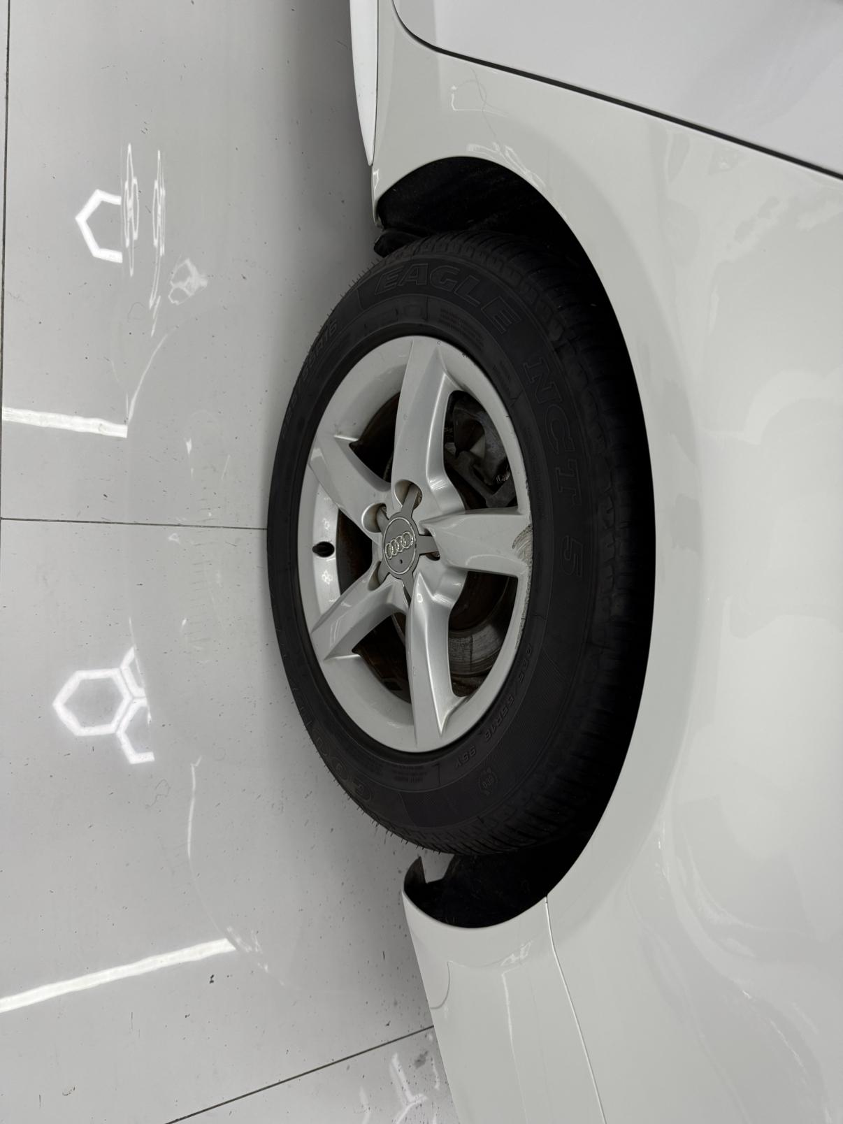 Audi A4 2013 thumb 6