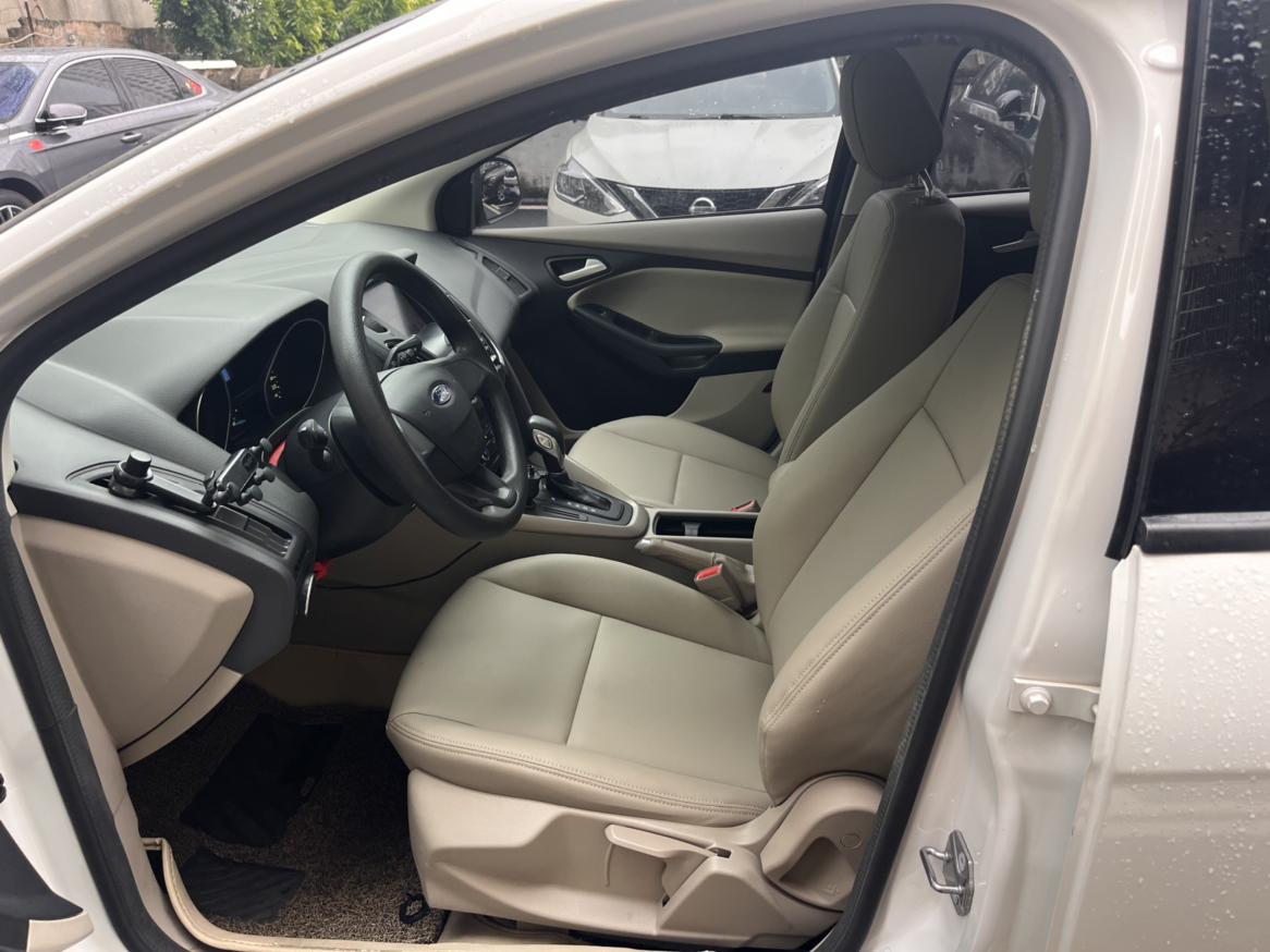 Ford Focus ST 2016 thumb 6