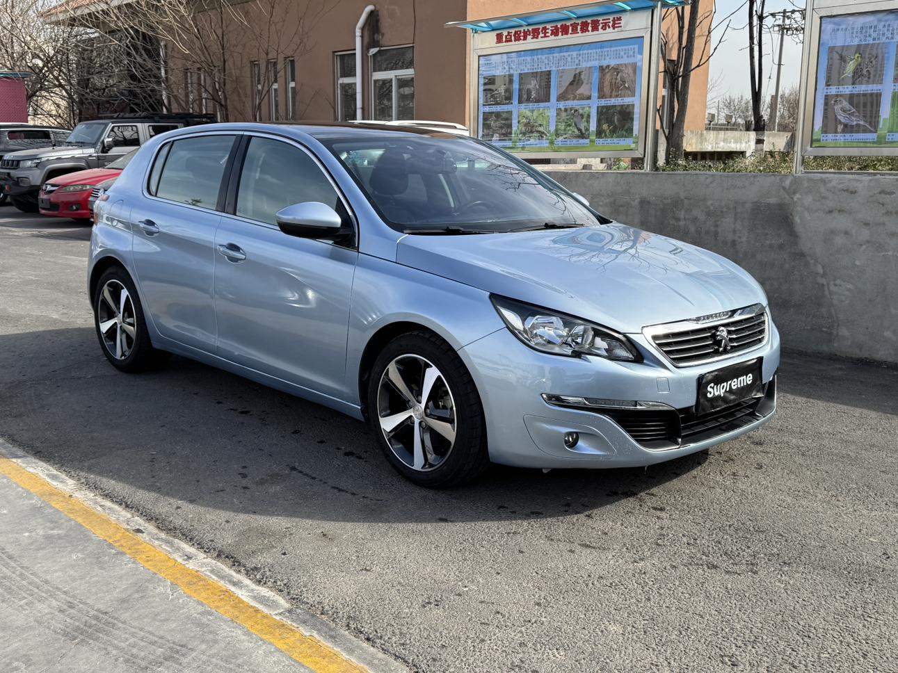 Peugeot 308 2016 thumb 10