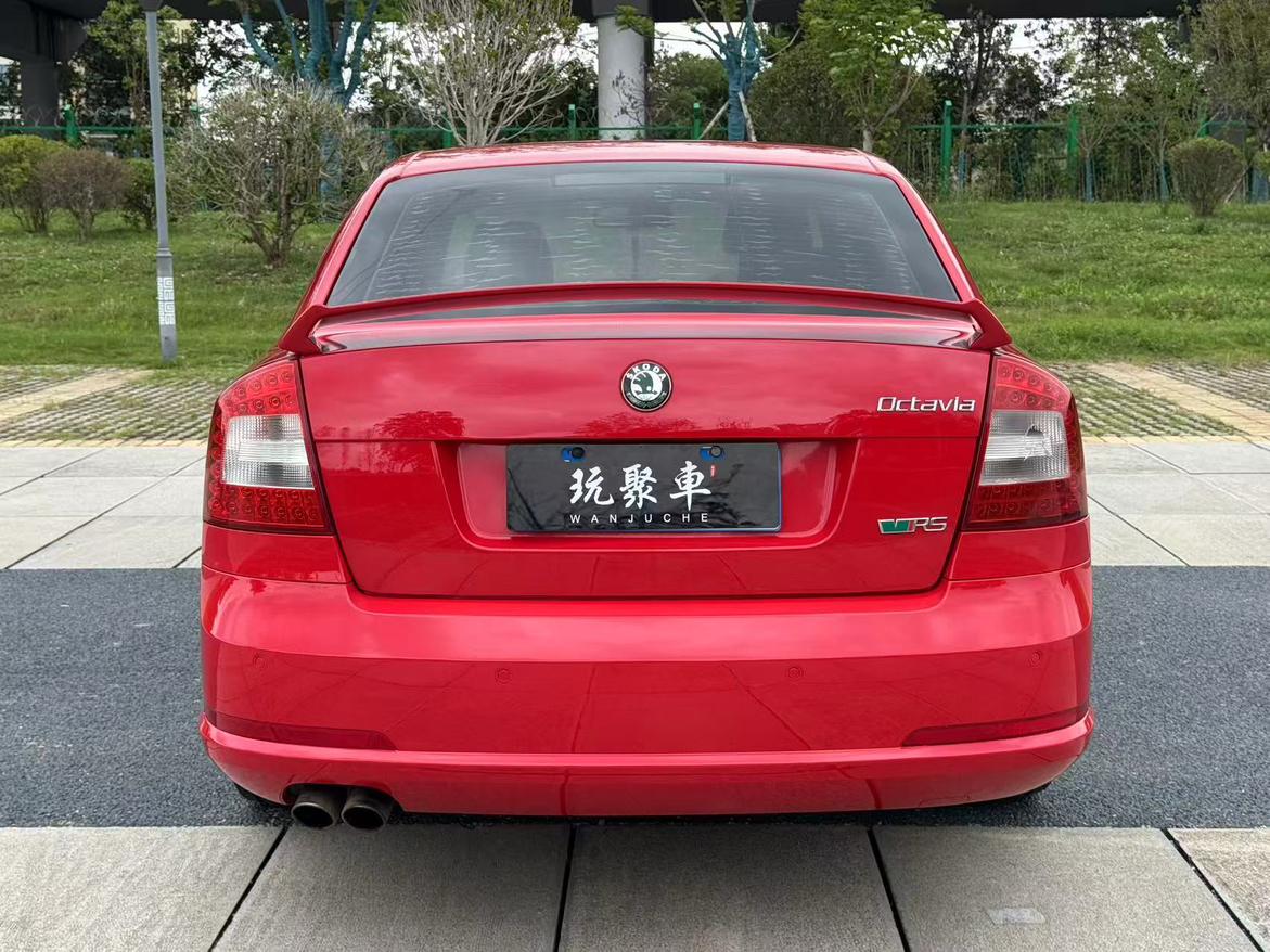Skoda Octavia 2012 thumb 3