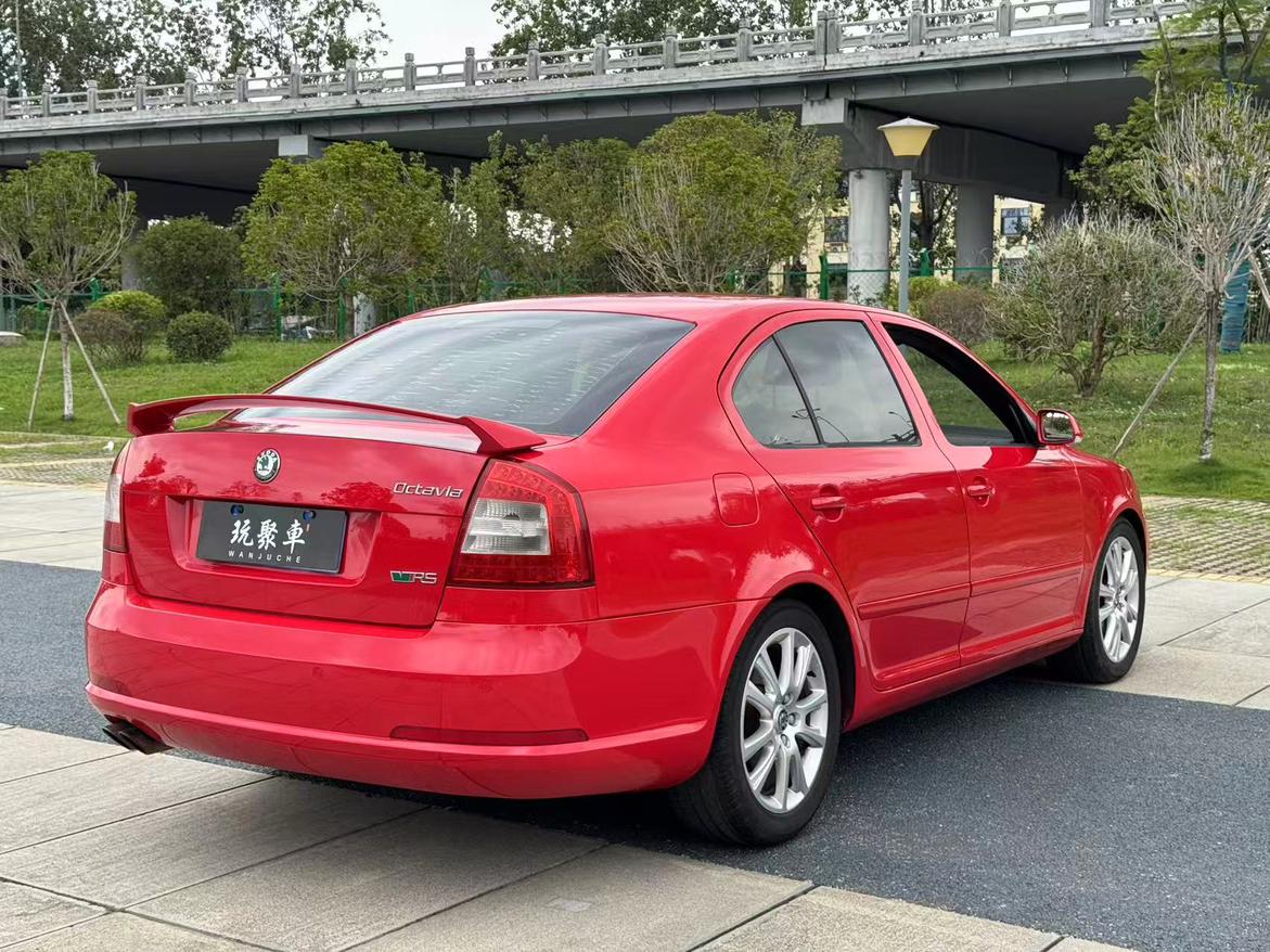 Skoda Octavia 2012 thumb 4