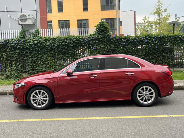 Mercedes-Benz A-Class 2020 thumb 2