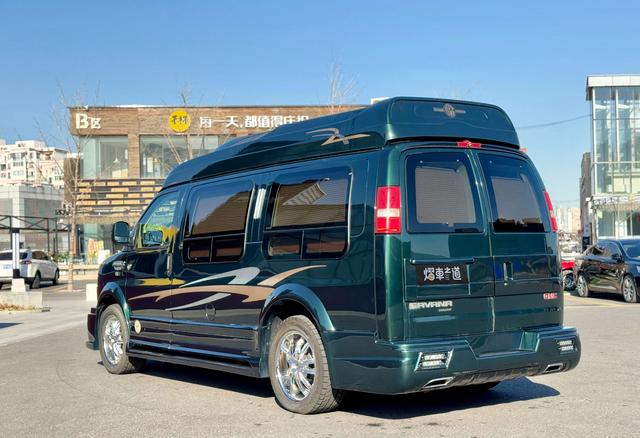 GMC Savana 2020 thumb 2