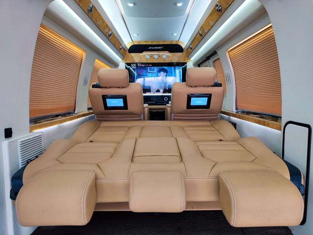 GMC Savana 2020 thumb 8