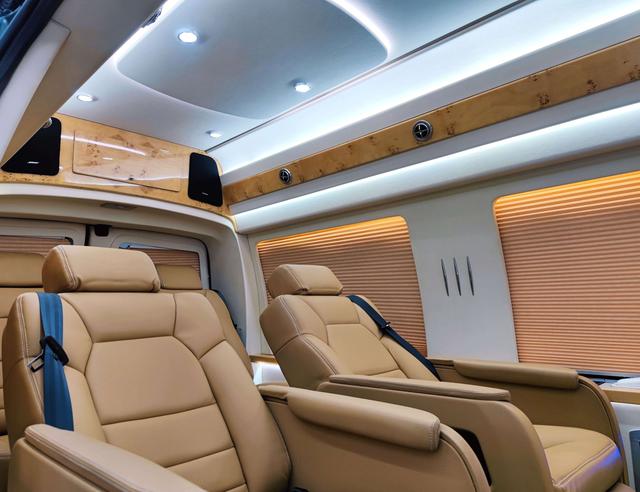 GMC Savana 2020 thumb 10