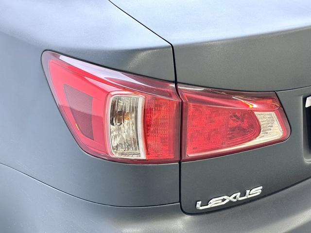 Lexus IS 2011 thumb 11