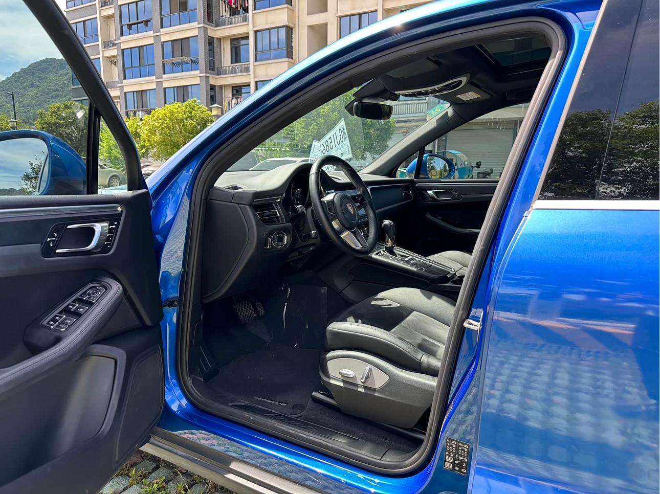 Porsche Macan 2019 thumb 12
