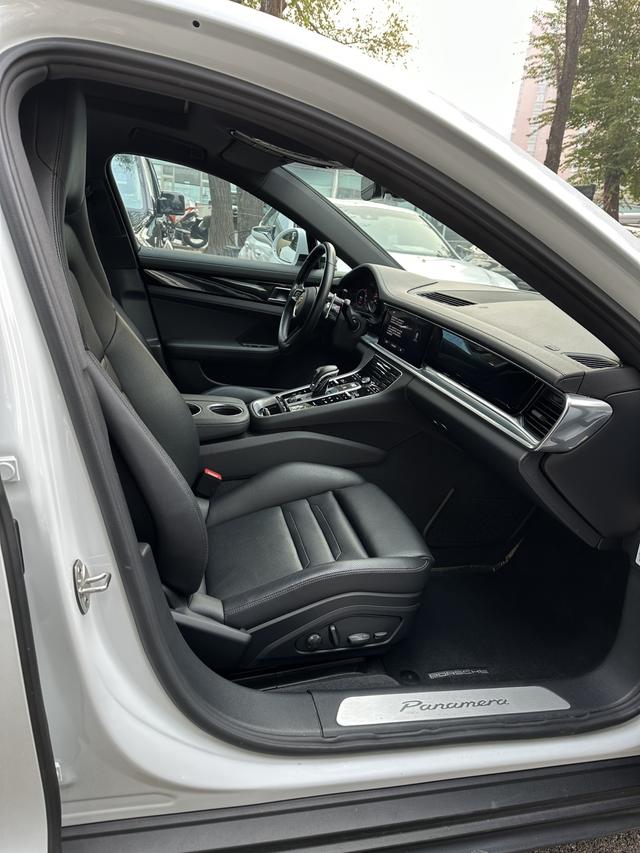 Porsche Panamera 2023 thumb 9