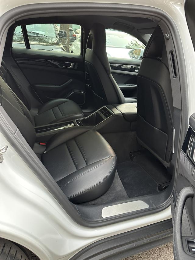 Porsche Panamera 2023 thumb 12