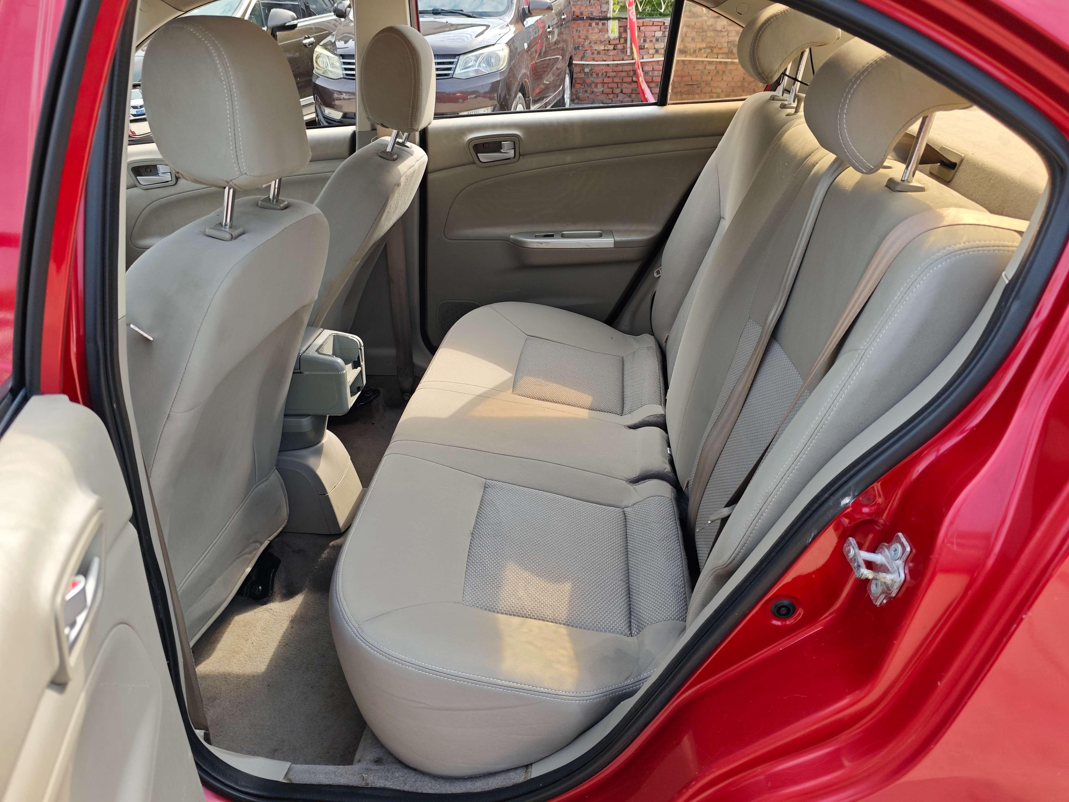 Changan Alsvin V7 2017 thumb 8