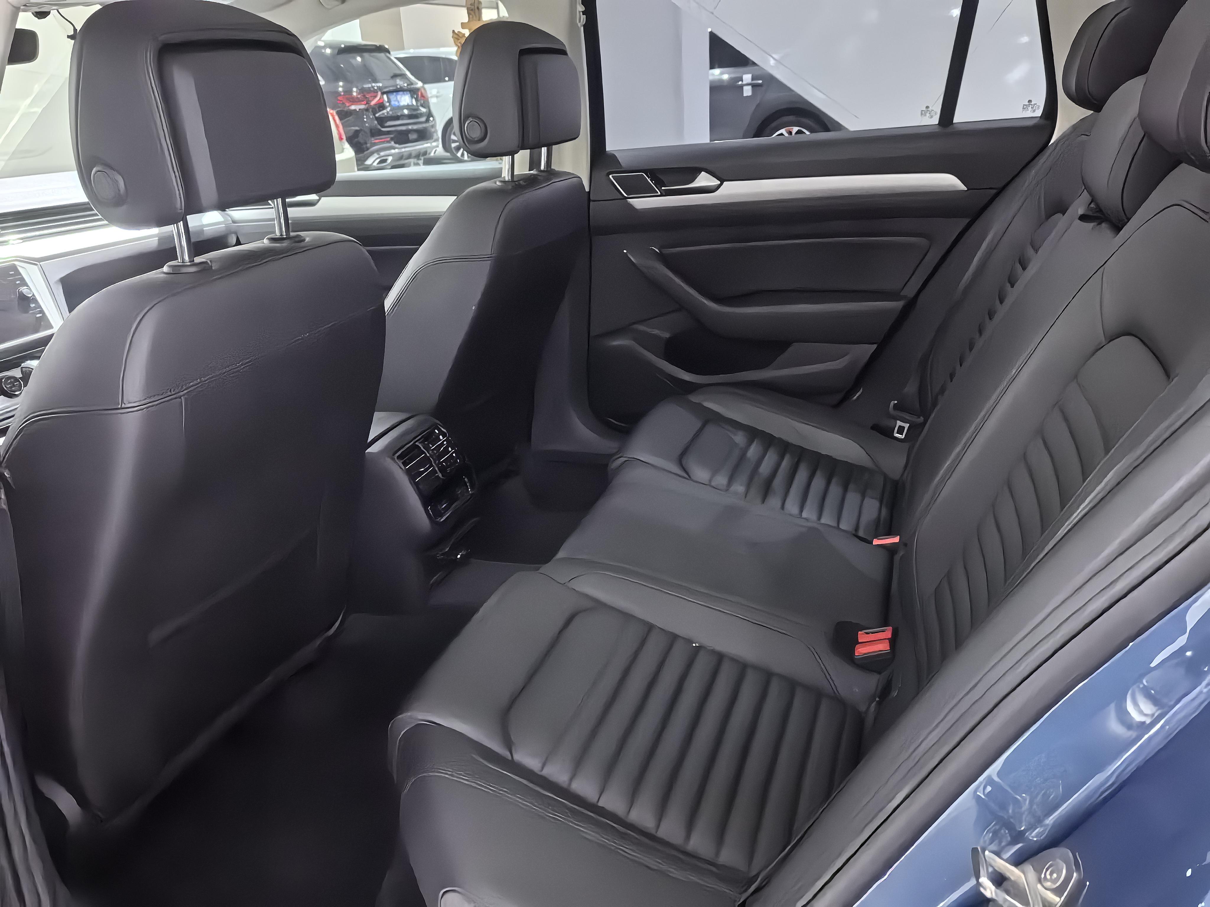 Volkswagen Vento 2018 thumb 11