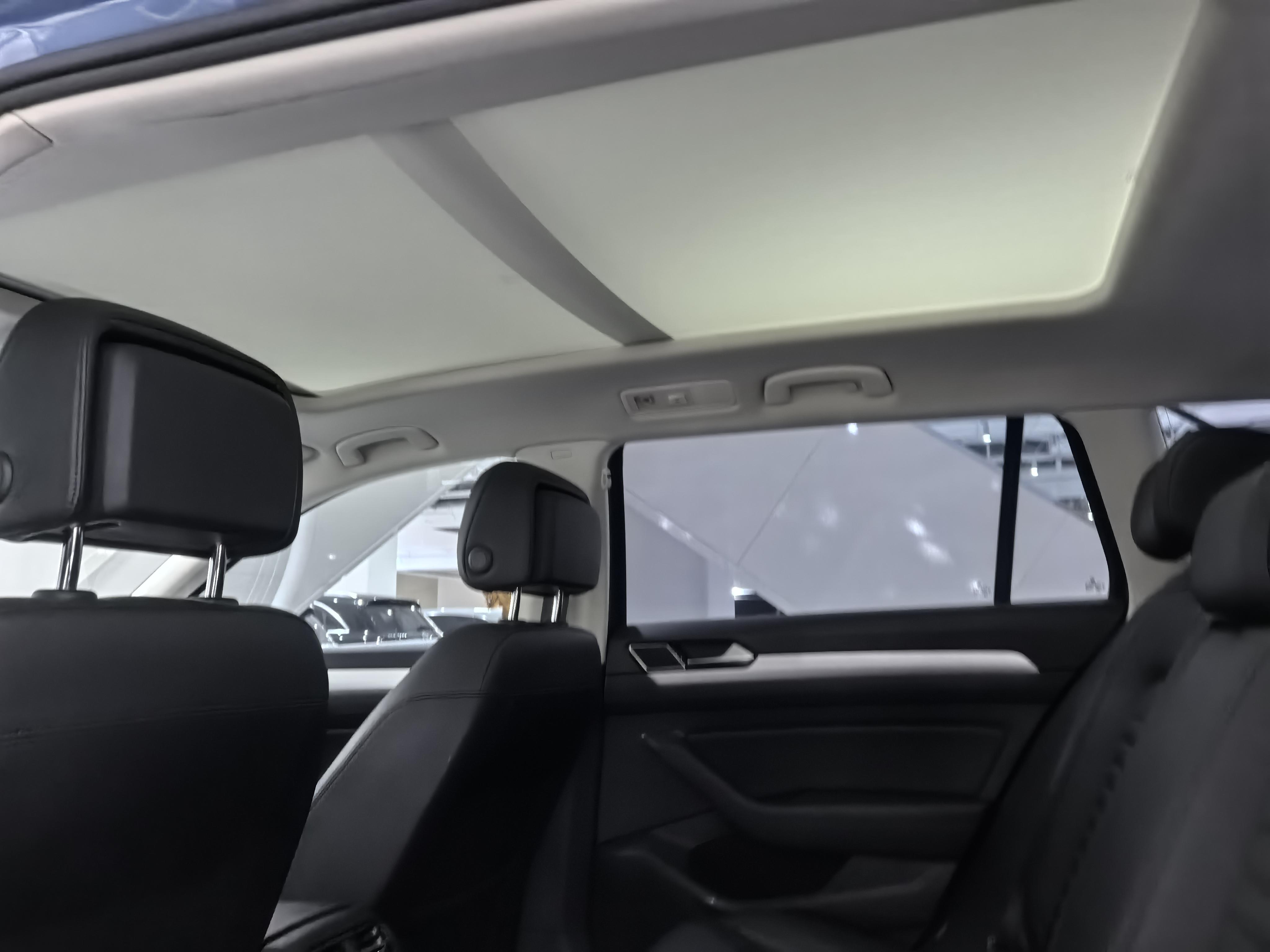 Volkswagen Vento 2018 thumb 12